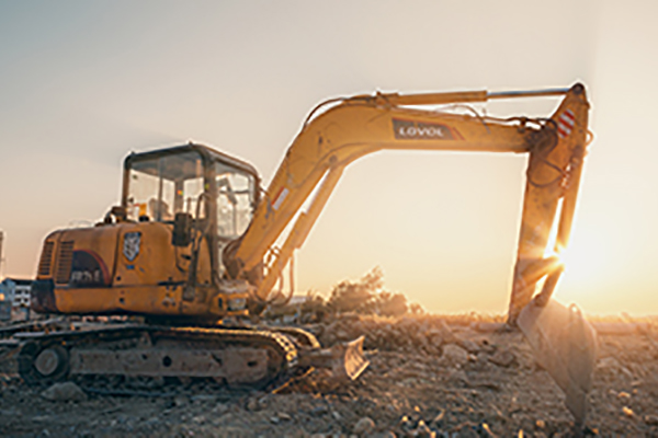 Disassembly Of Distribution Valvae Of Eruca Excavator